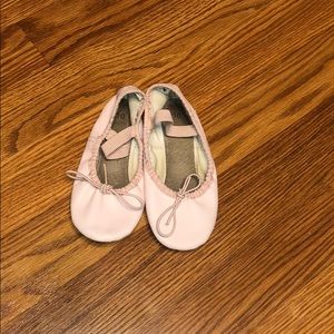 girls size 10 ballet slippers